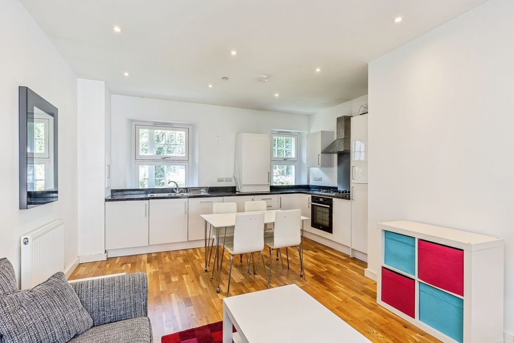 Property photo 3 of 11 Pbox-Img.Jpg