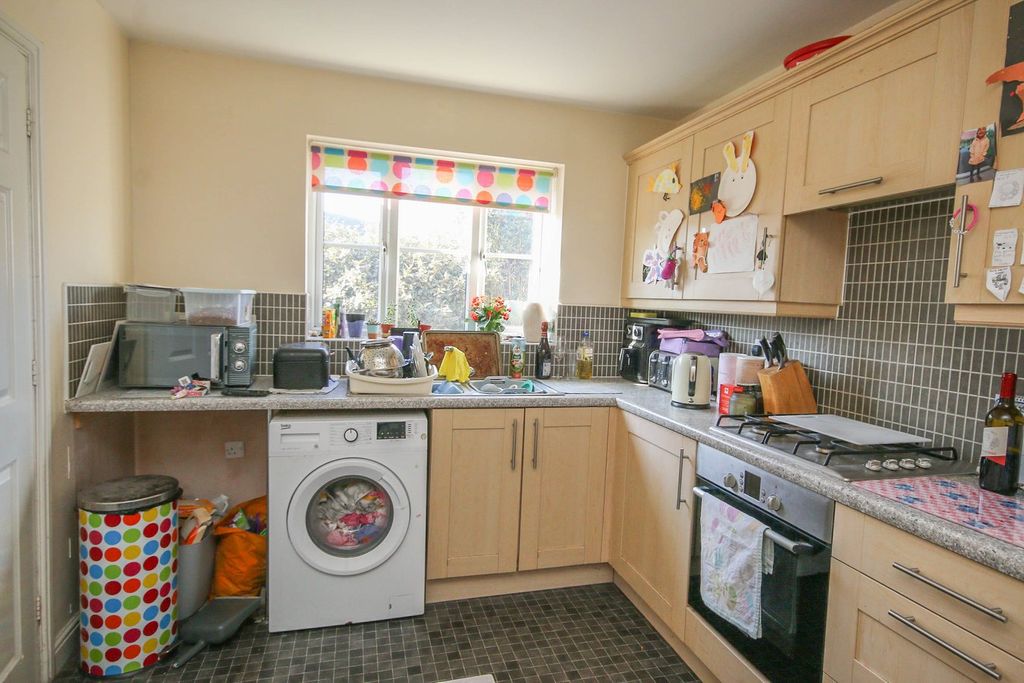 Property photo 3 of 11