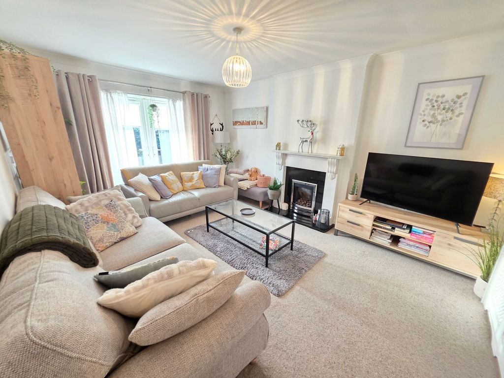 Property photo 2 of 21