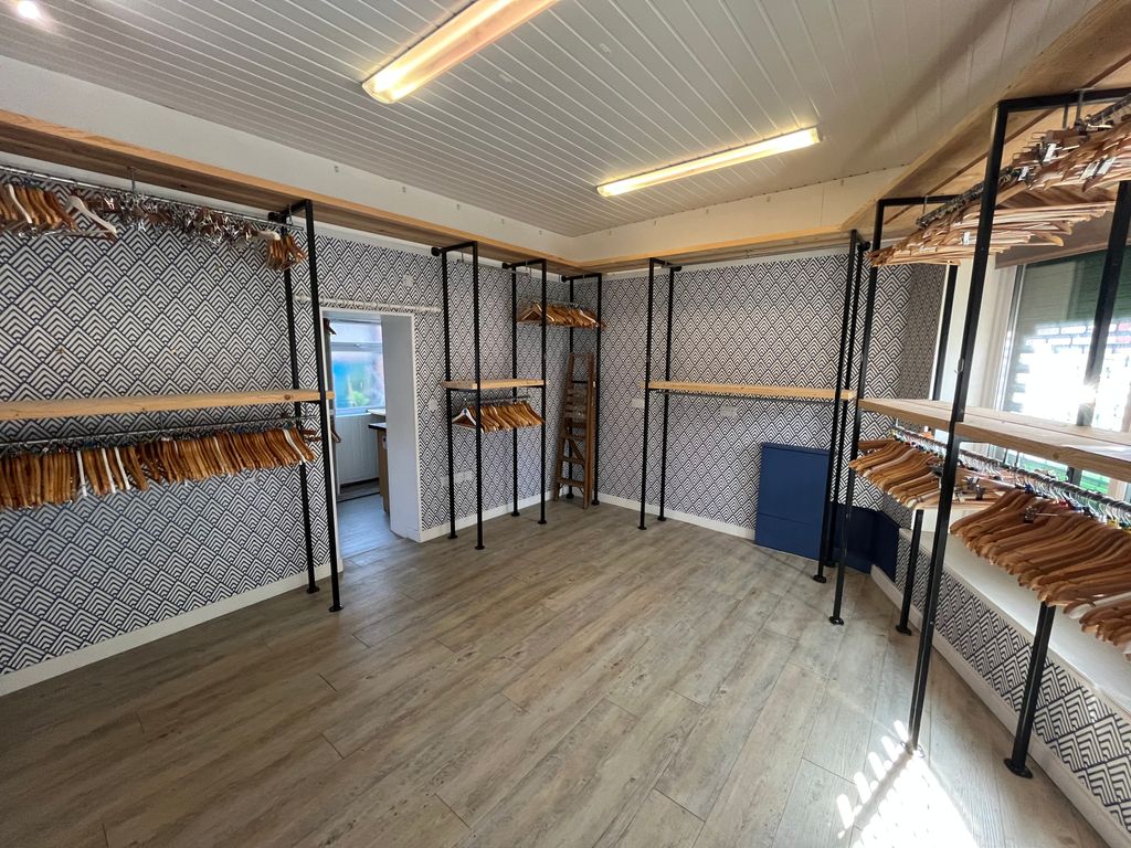 Property photo 1 of 2