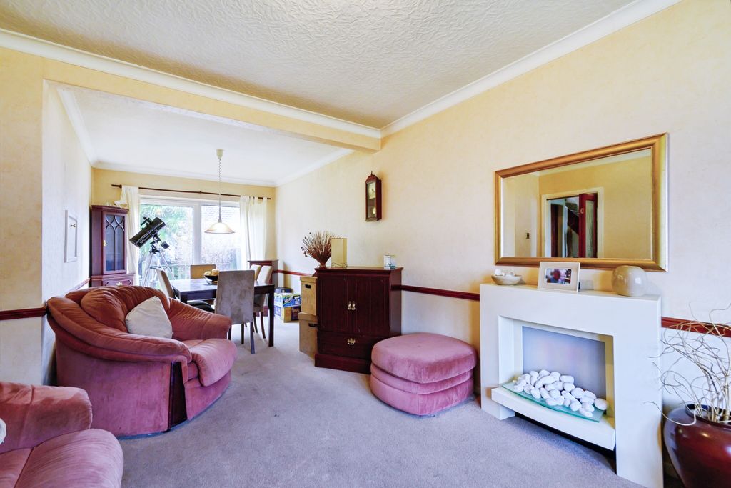 Property photo 3 of 26