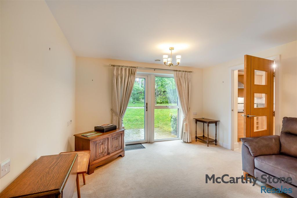 Property photo 2 of 23 8695202-Interior12.Jpg
