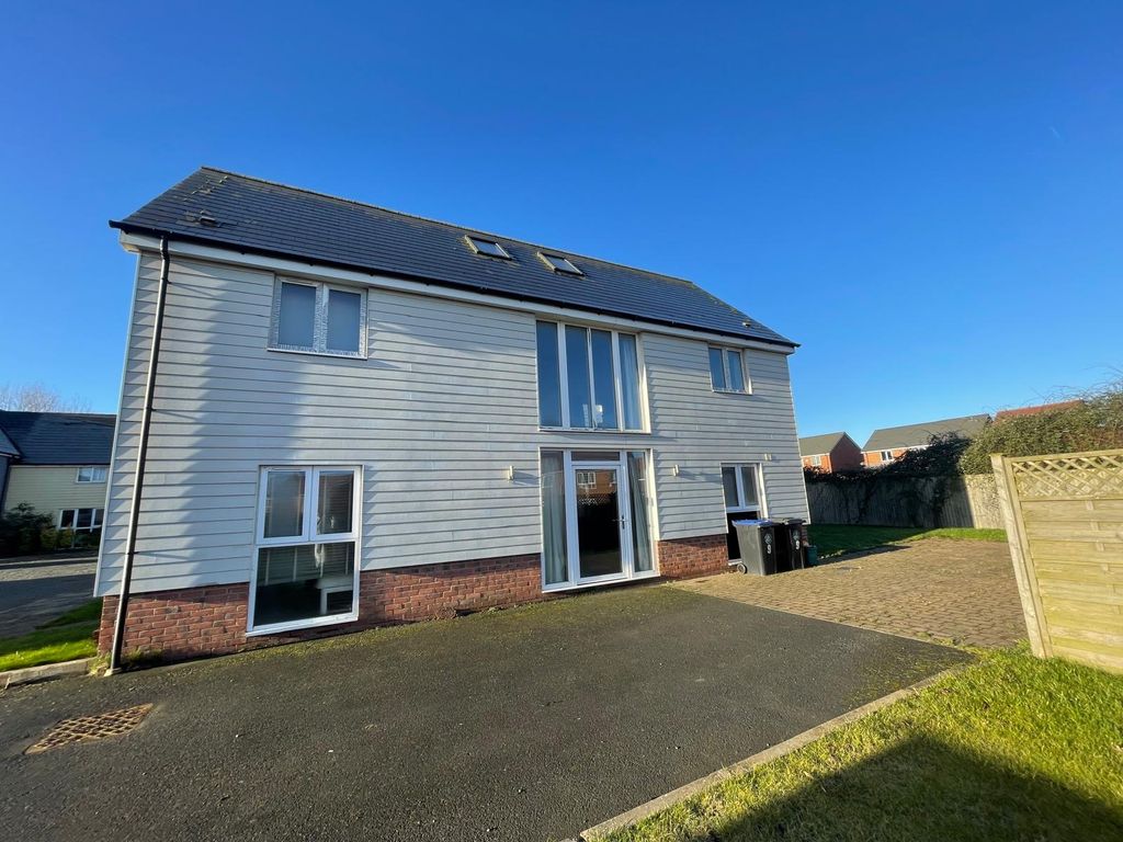 Property photo 1 of 11 Image