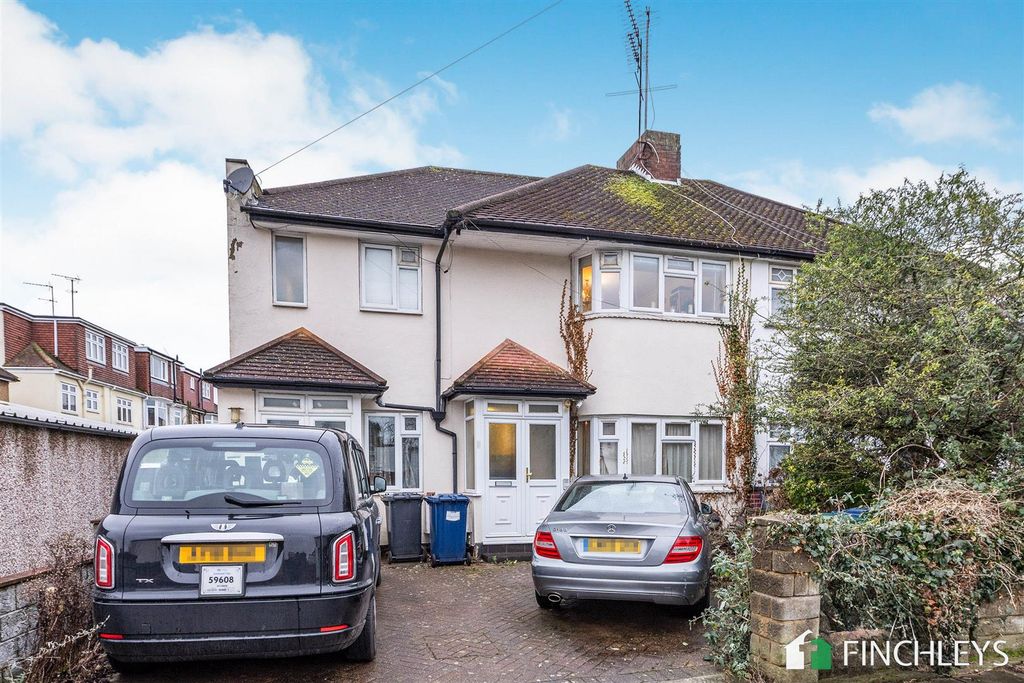 Property photo 1 of 18 1Aleeroadlondonnw71Lj-18.Jpg