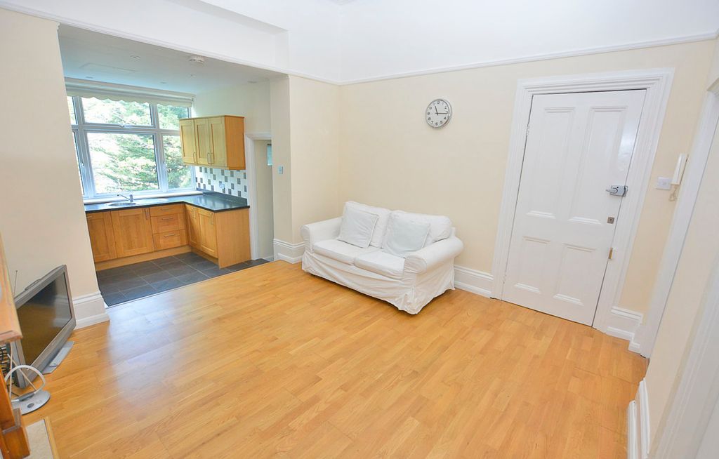 Property photo 2 of 8 Photo 10