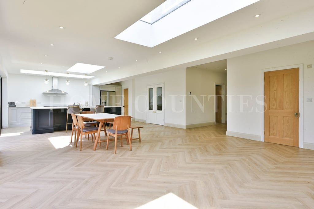 Property photo 2 of 45