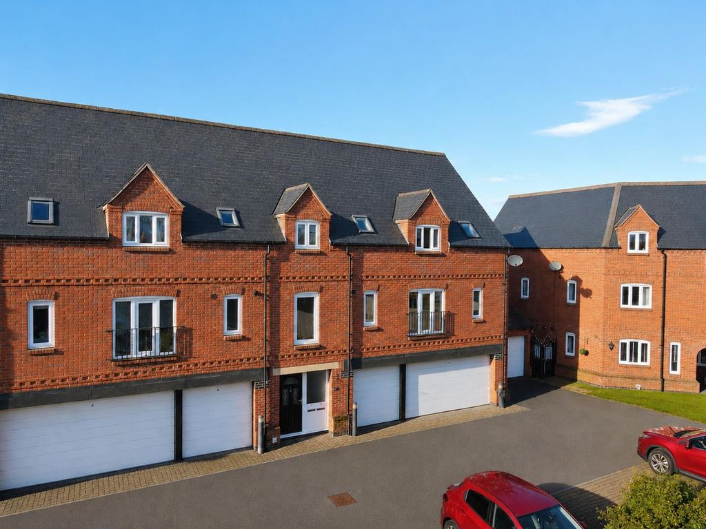 Property photo 1 of 22 B03c796d-36c7-4E82-B4F3-187Af34Da19F.Png