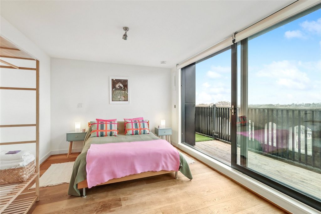 Property photo 3 of 14 Bedroom Two