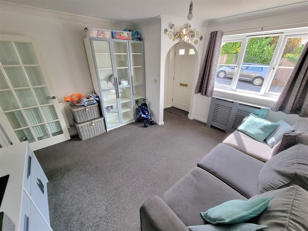 Property photo 3 of 10 Sitting Room.Jpg