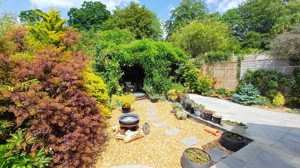 Property photo 2 of 23
