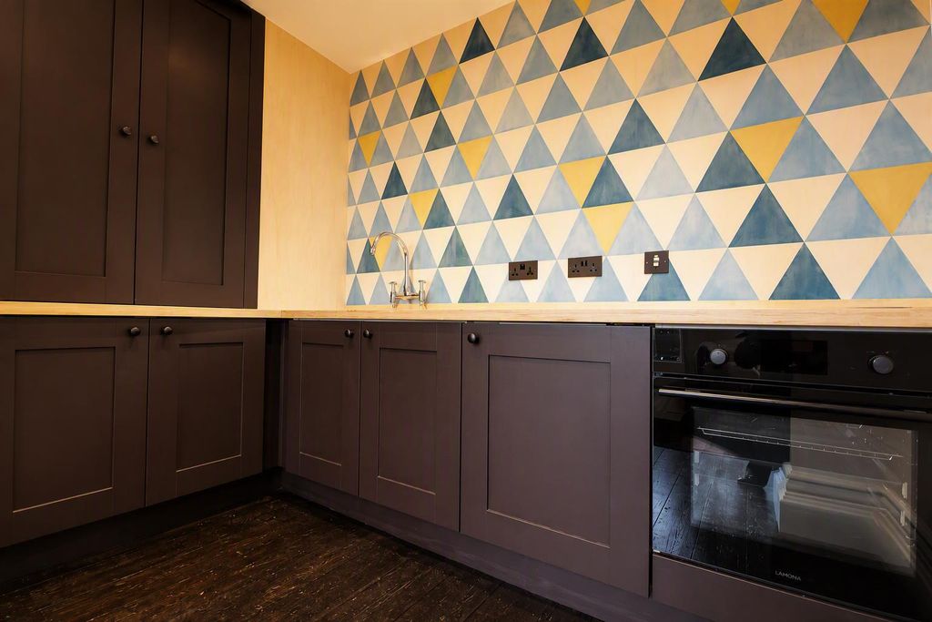 Property photo 3 of 8 Kitchen.Png
