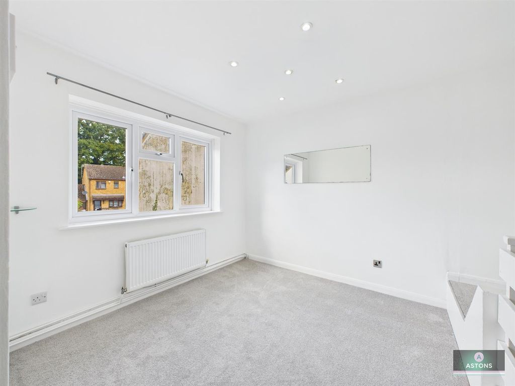 Property photo 3 of 12 Cam04622G0-Pr0034-Still001.Jpg