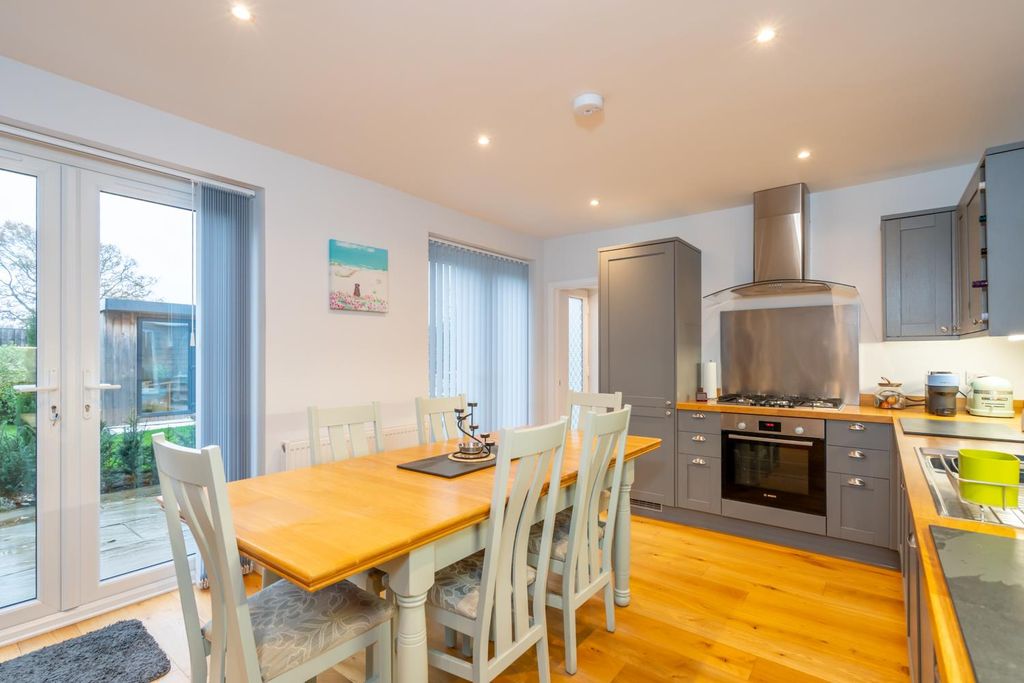 Property photo 2 of 19 Dining Area And Kitchen.Jpg