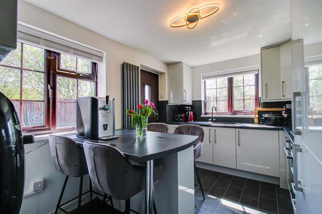 Property photo 3 of 11 Kitchen/Breakfast Room