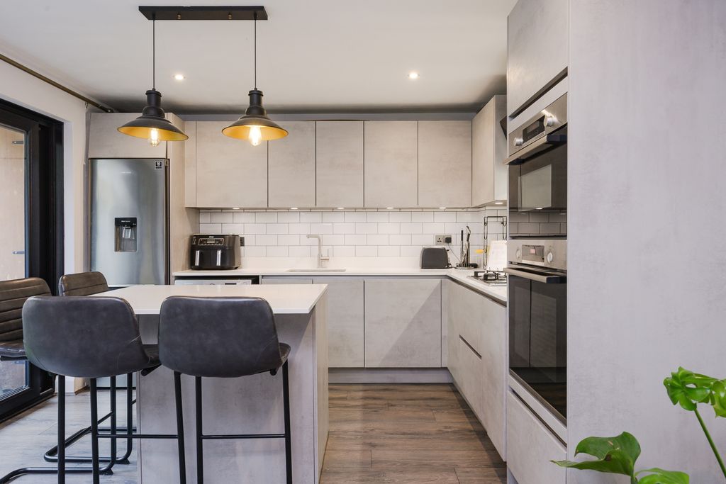 Property photo 3 of 10 Picture No. 02