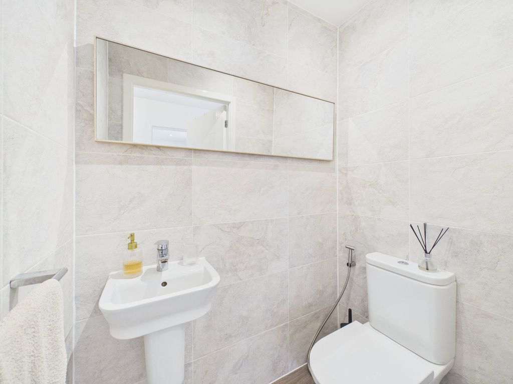 Property photo 3 of 24