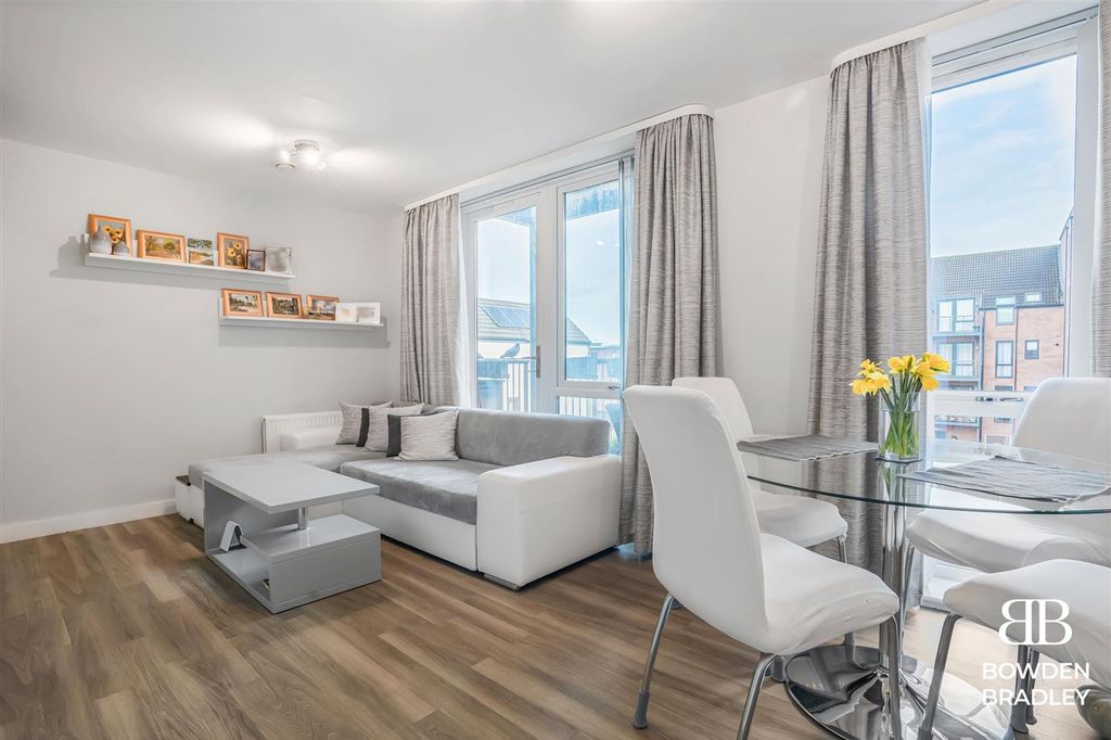 Property photo 2 of 13 Living Room / Dining Room