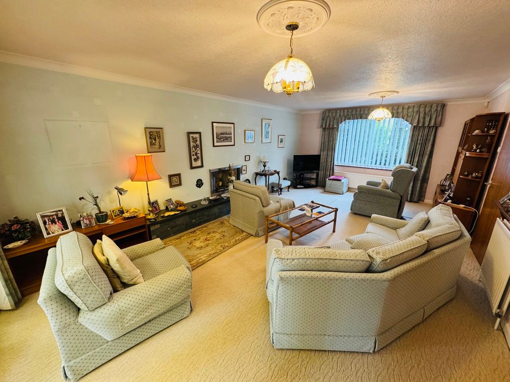 Property photo 2 of 43 Photograph