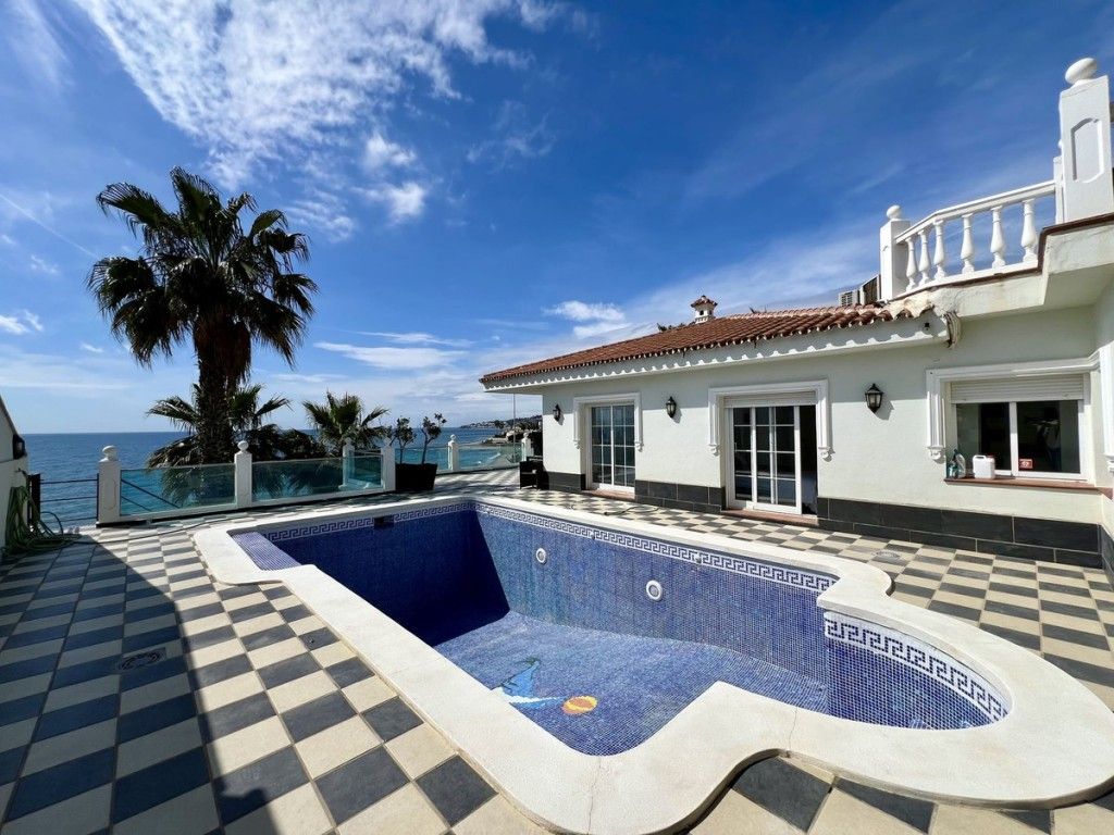 Property photo 2 of 20 Pool 3