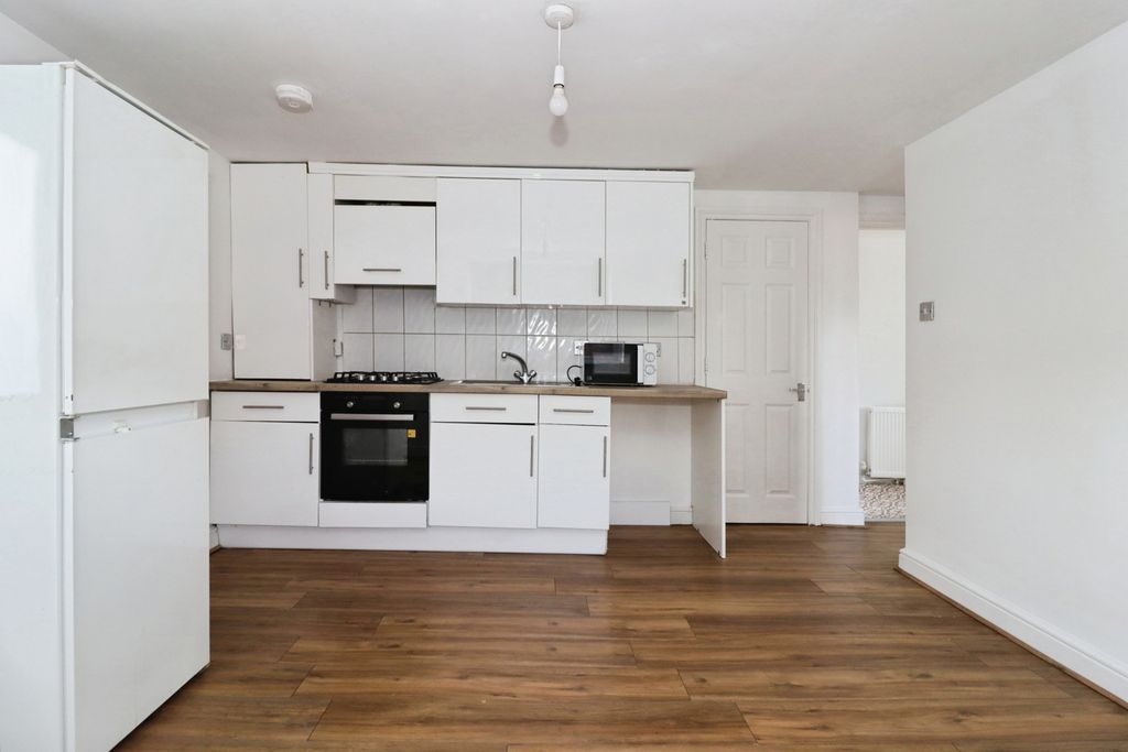 Property photo 3 of 16 Pbox-Img.Jpg