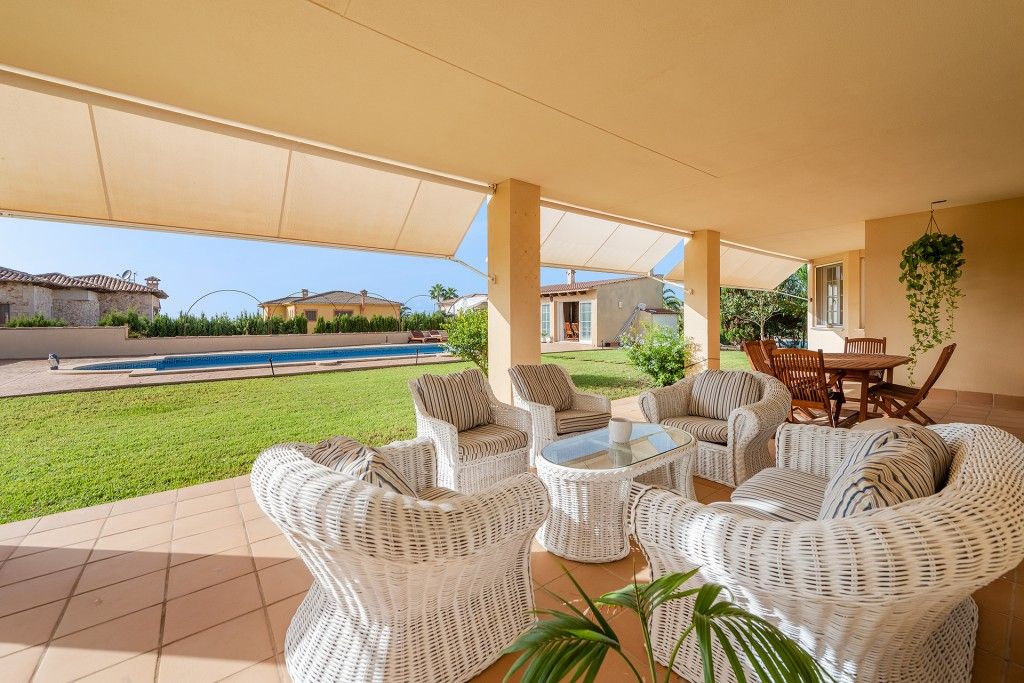 Property photo 3 of 20 Covered Terrace