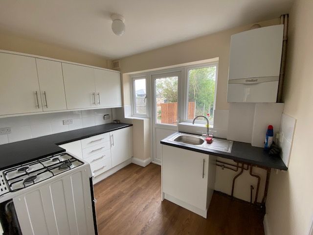 Property photo 2 of 8 Kitchen
