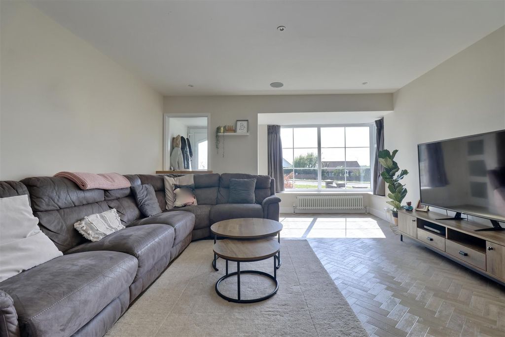 Property photo 3 of 21 34Ffc3D1-Efb3-4220-Bee4-50A37A84F26A_1_201_A.Jpeg