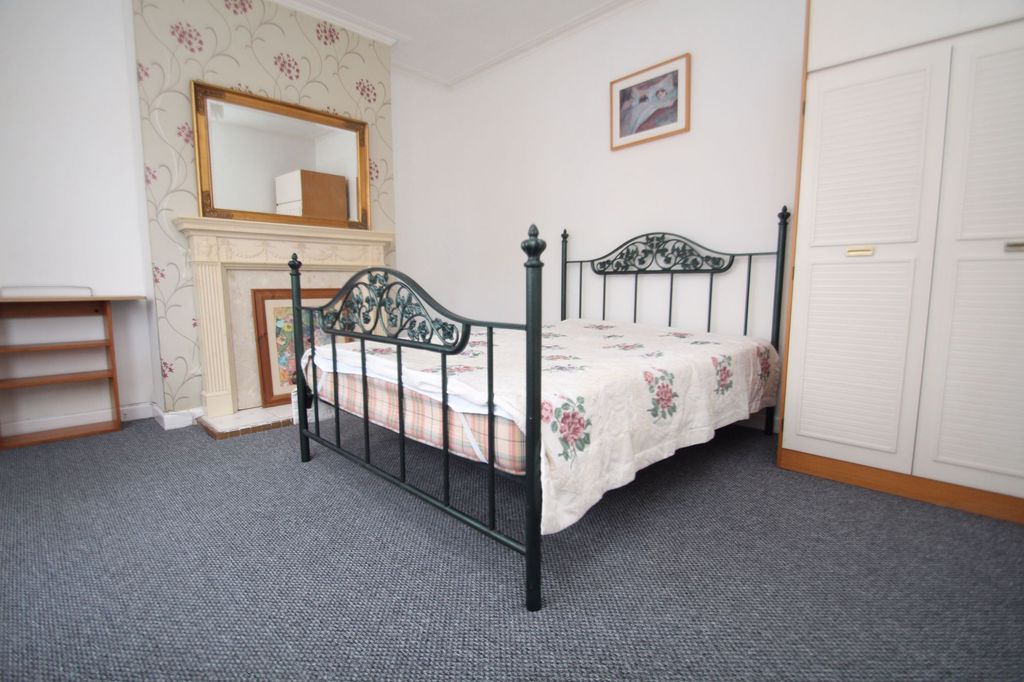 Property photo 3 of 18 Photo 9