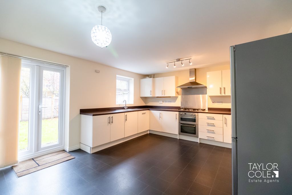 Property photo 3 of 36