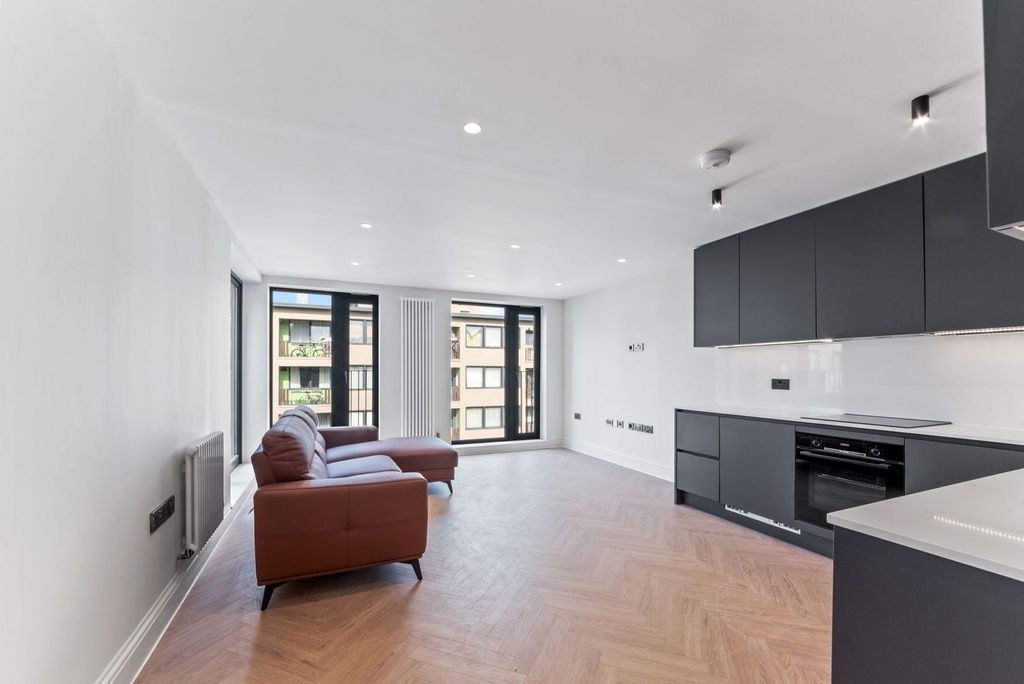 Property photo 2 of 9