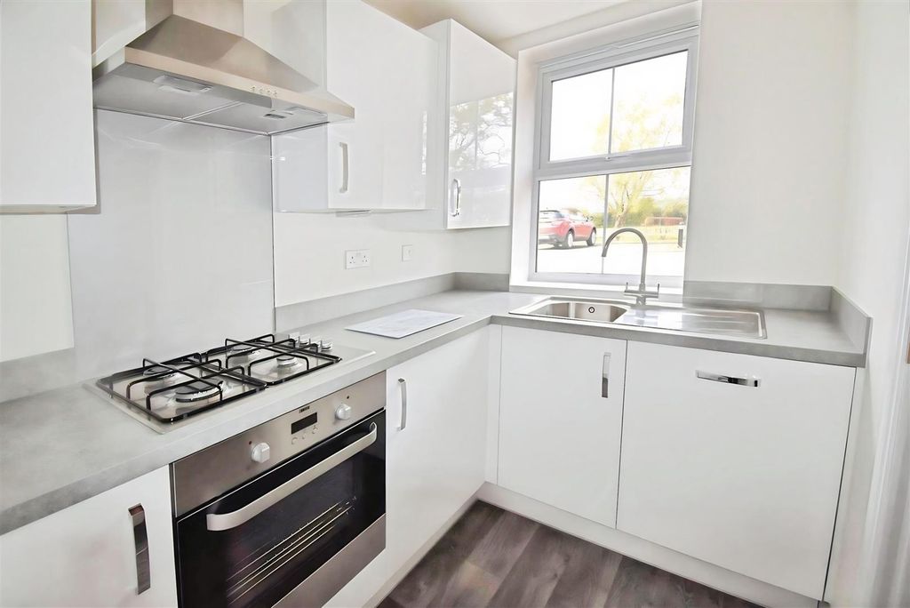 Property photo 2 of 14 Ec2Daa74-Kitchen.Jpg