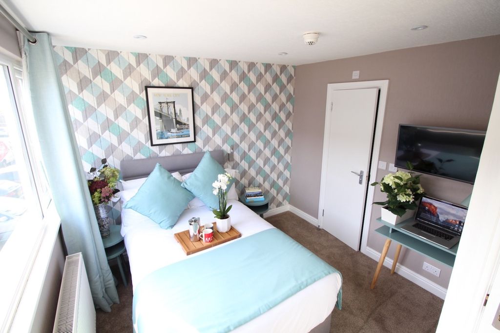 Property photo 3 of 10 2767382