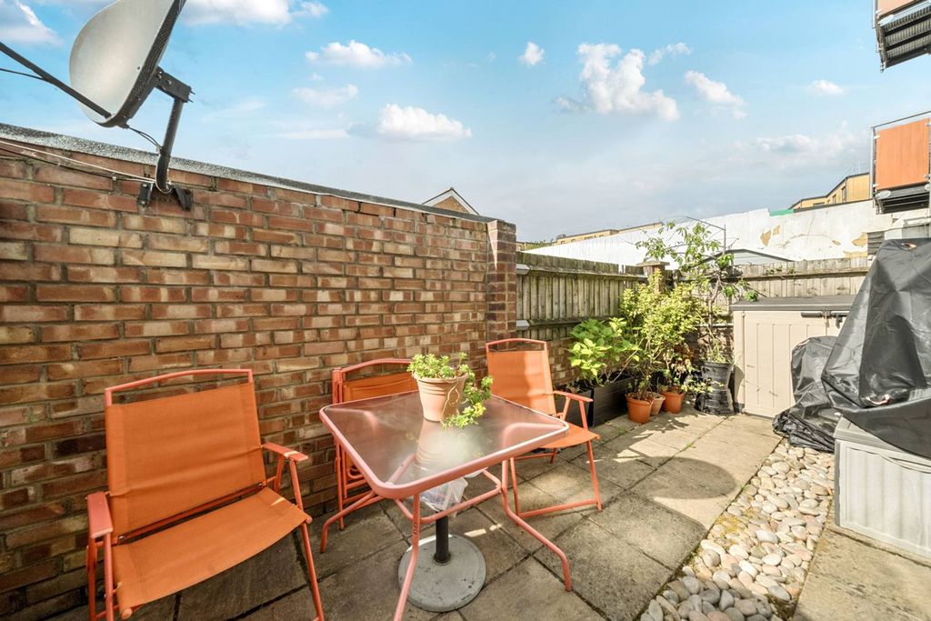 Property photo 3 of 11