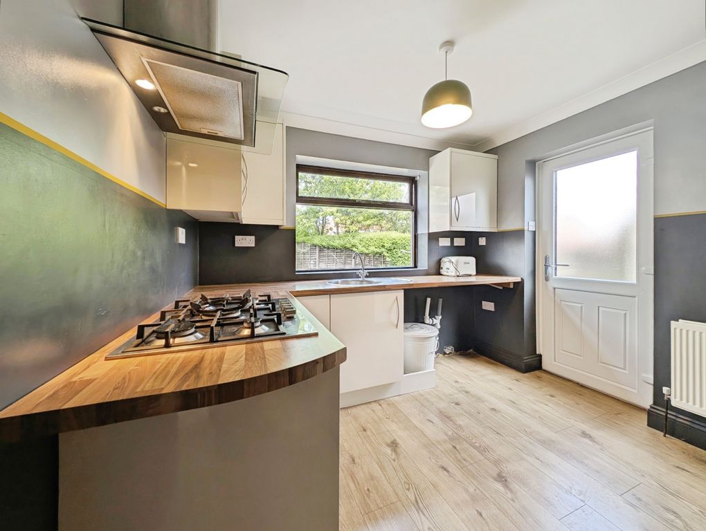 Property photo 2 of 15 Kitchen