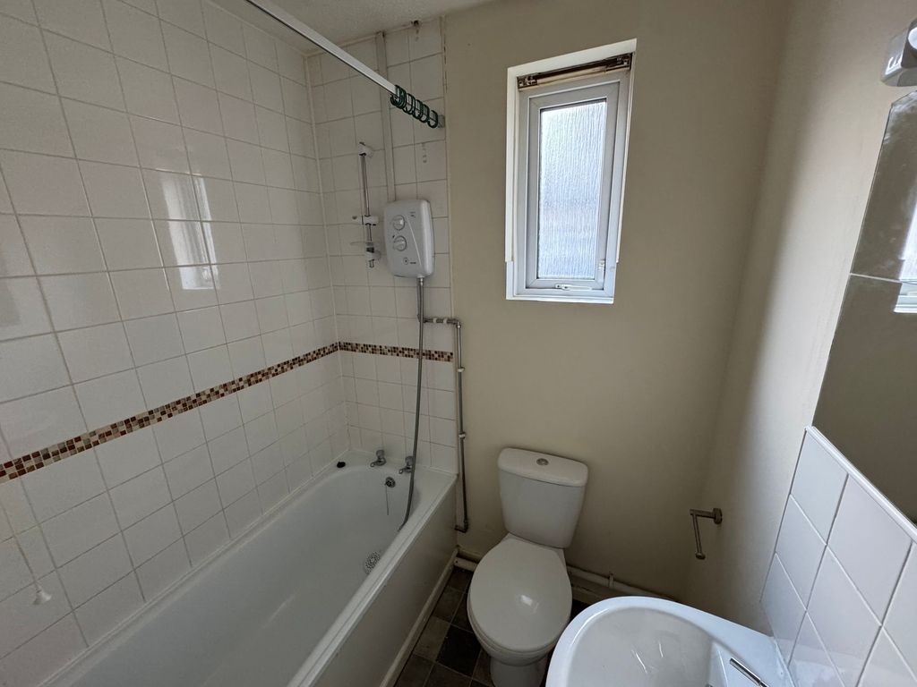 Additional image 7 of 1 bed flat to rentNorth Road, Ferndale CF43