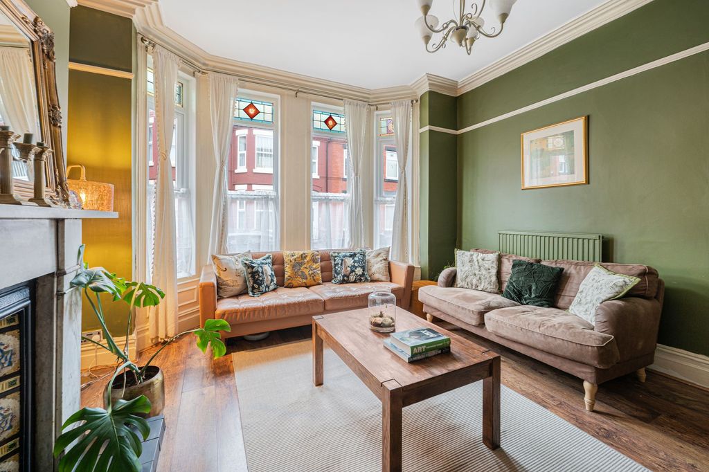 Property photo 2 of 29