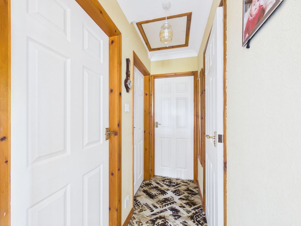 Property photo 3 of 17 Hallway