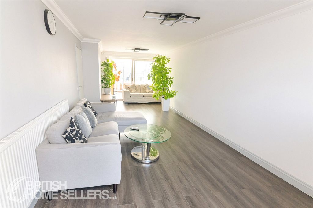 Property photo 3 of 15 Picture No. 17