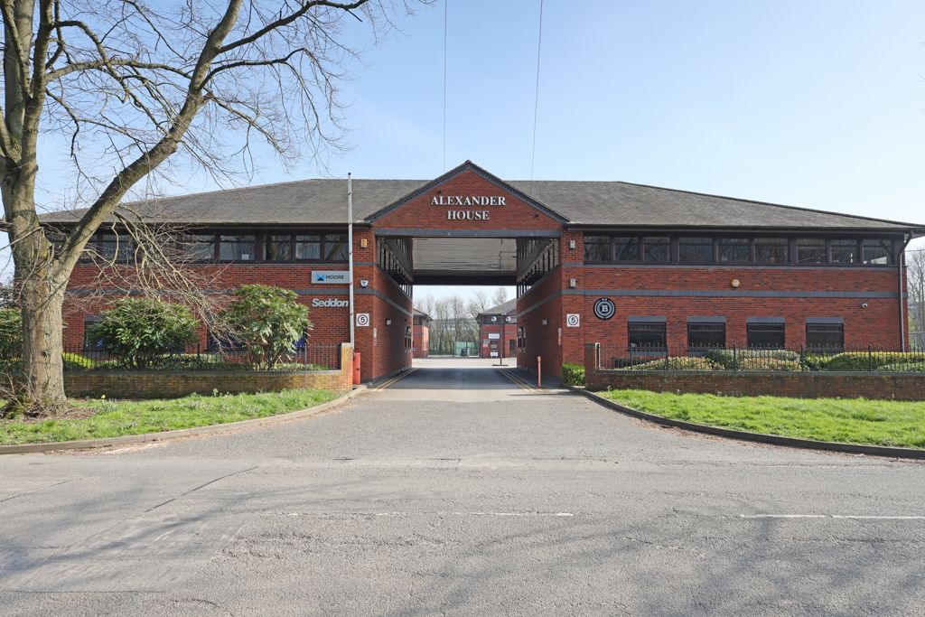 Property photo 3 of 7 Photo 5