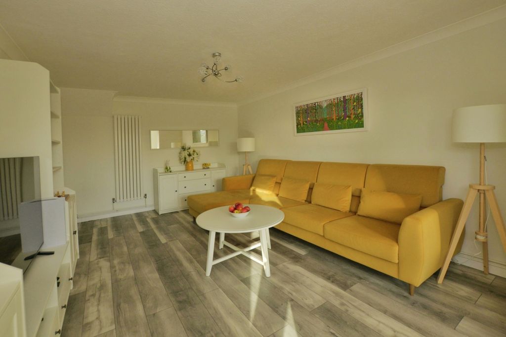 Property photo 2 of 16 Pbox-Img.Jpg