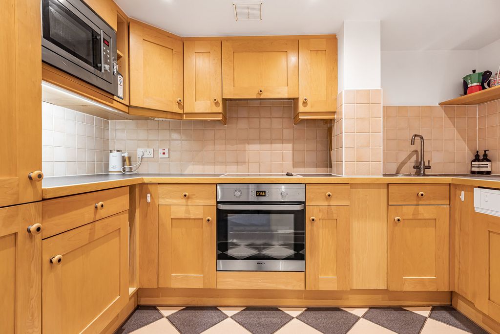 Property photo 2 of 30 Kitchen