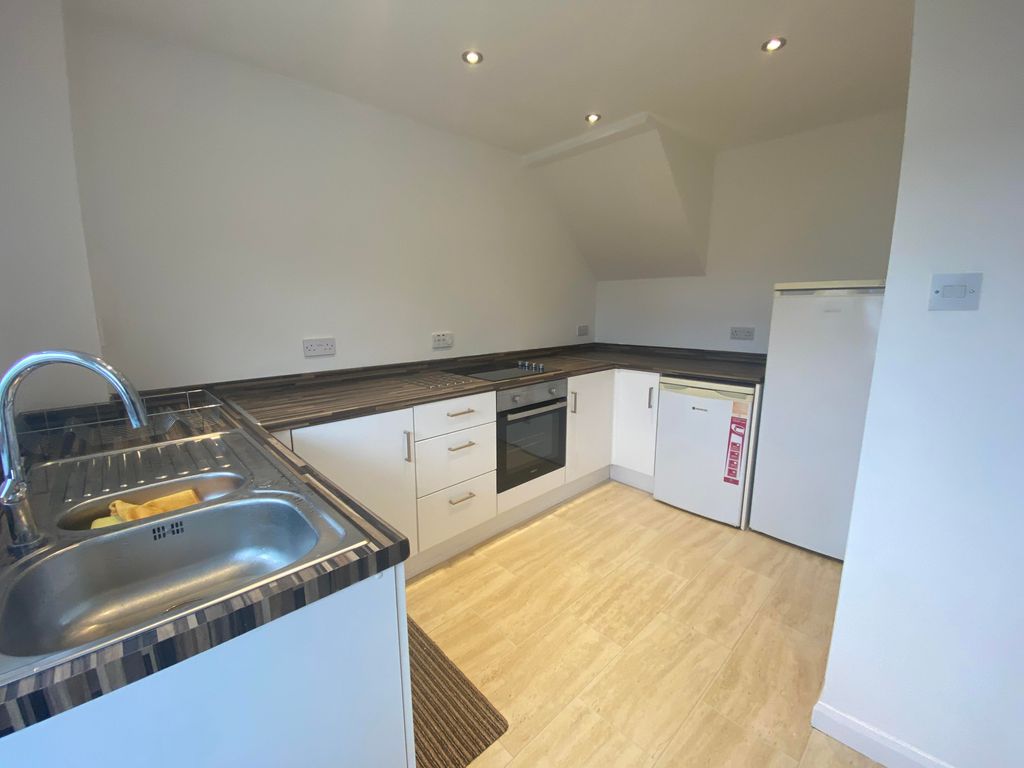 Property photo 3 of 11 Living Room