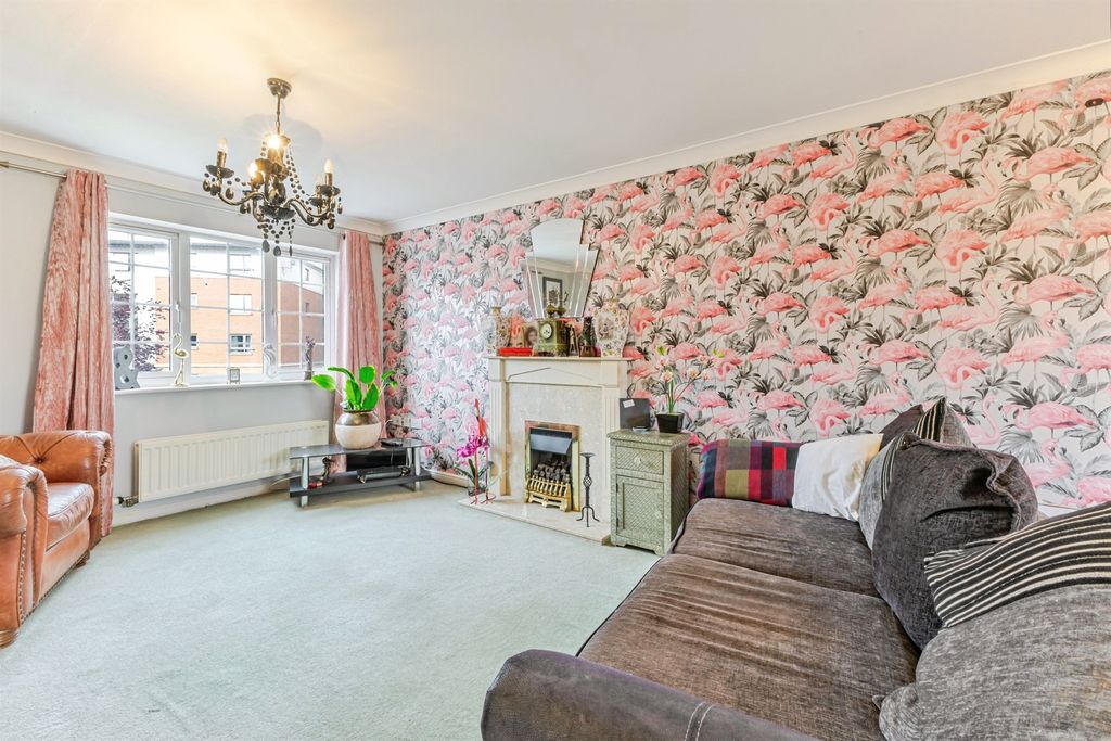 Property photo 3 of 21