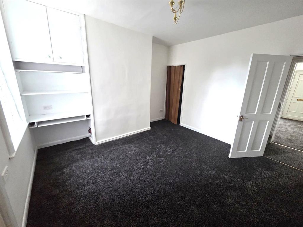 Property photo 3 of 9 Dining Room