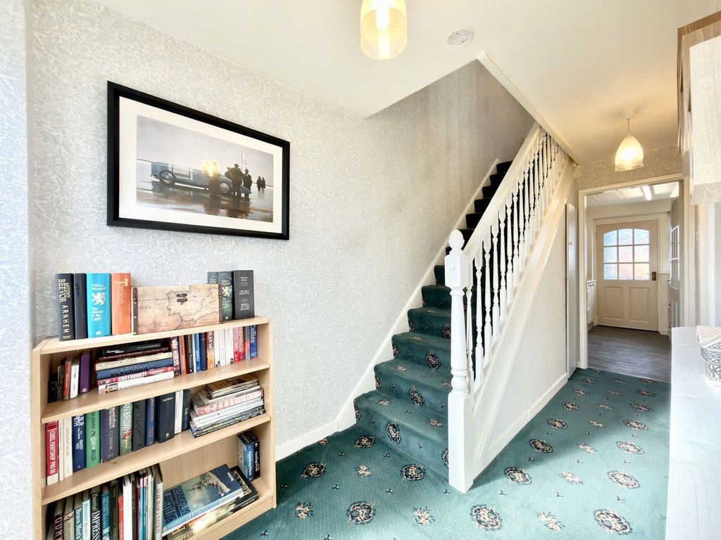 Property photo 2 of 35