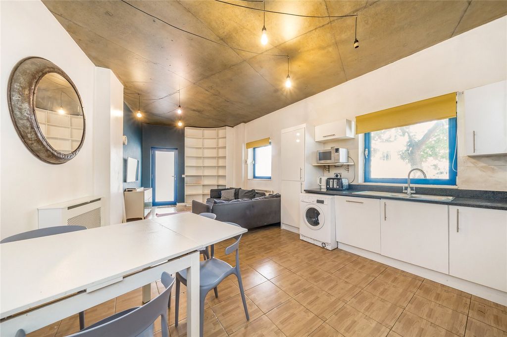 Property photo 2 of 11 Open Plan Living