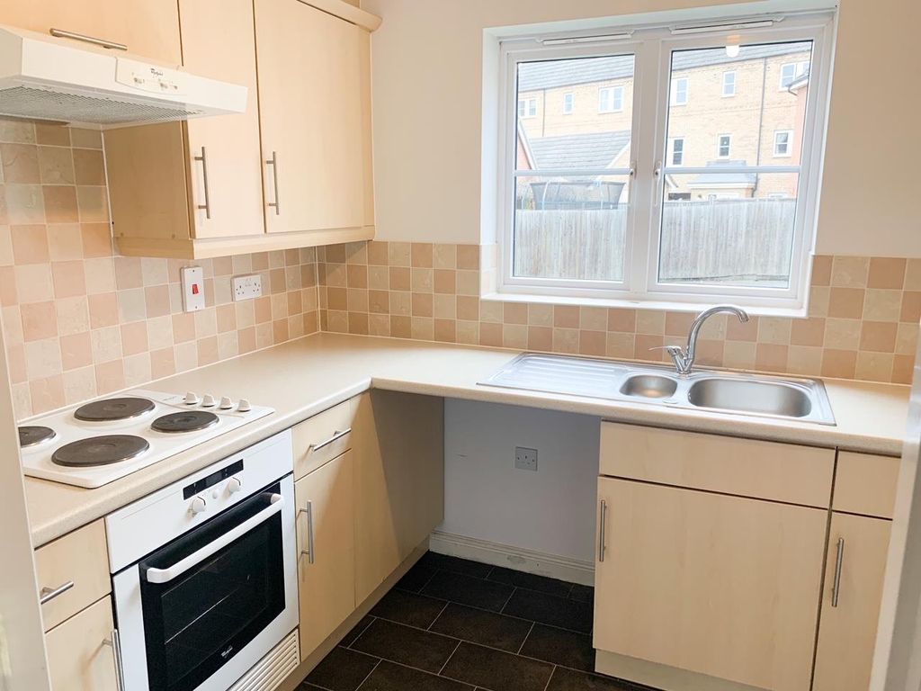 Property photo 2 of 6 Kitchen