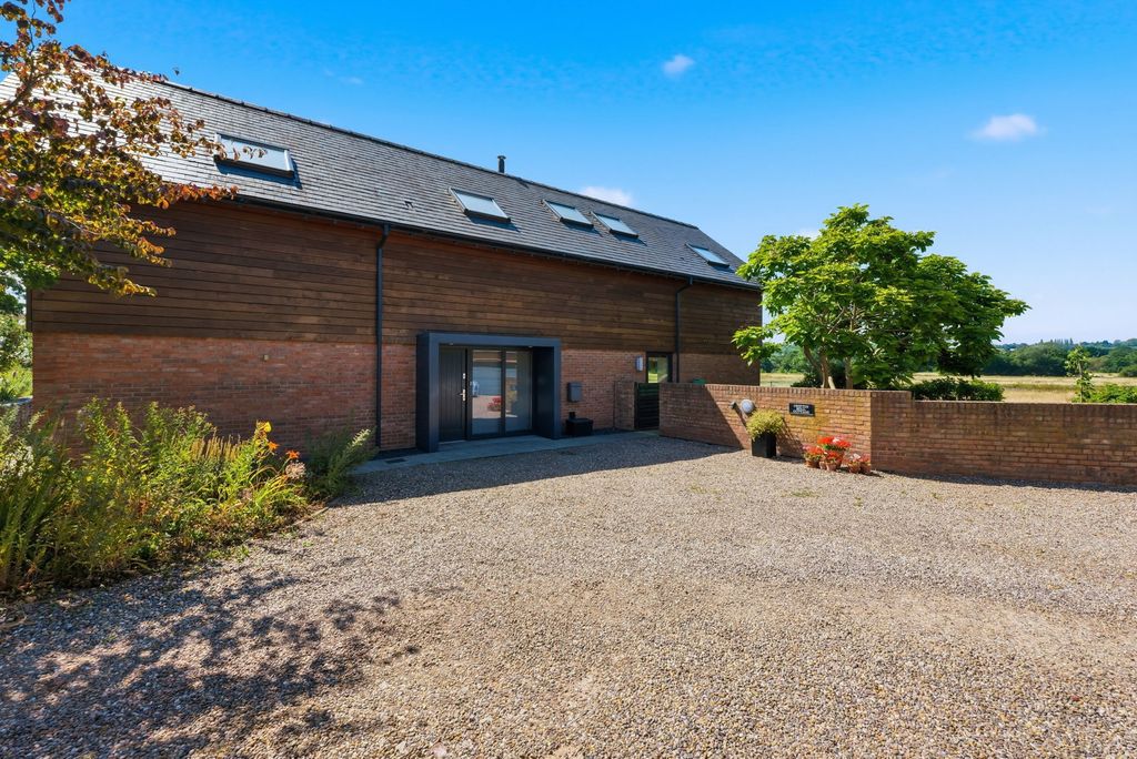 Property photo 1 of 74