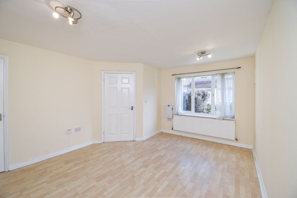 Property photo 3 of 26