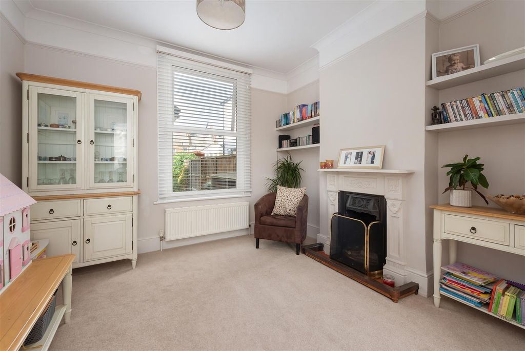 Property photo 3 of 17